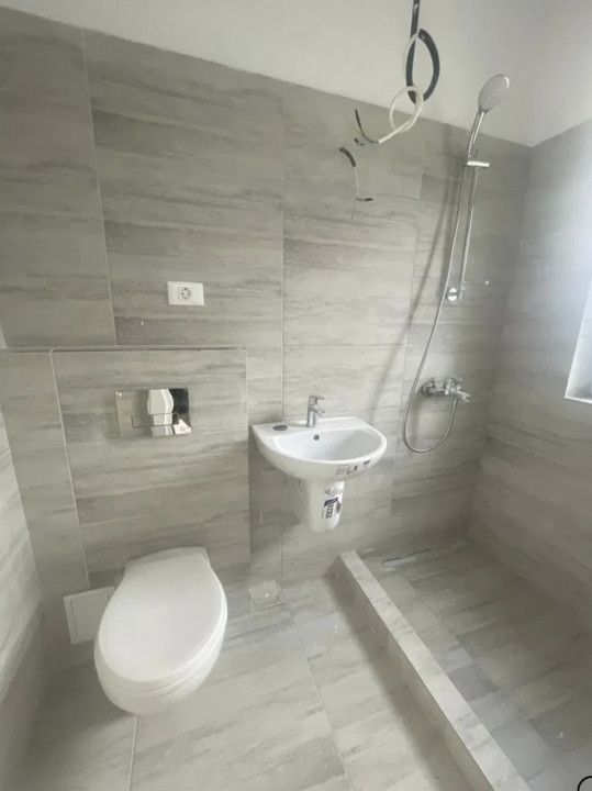 Casă cu 4 camere de vânzare în Central, Tunari – fotografia 13 din 22