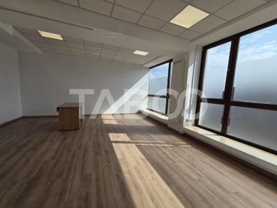 Spațiu de birouri cu 14 camere de închiriat în Făgăraș – fotografia 3 din 14