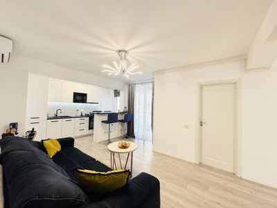 Apartament cu 3 camere de vânzare în Est, Mamaia – fotografia 2 din 18