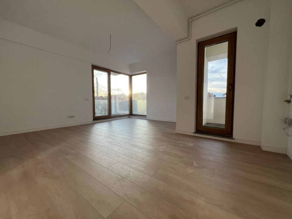 Spațiu comercial cu 4 camere de vânzare în Pipera, București – fotografia 12 din 17