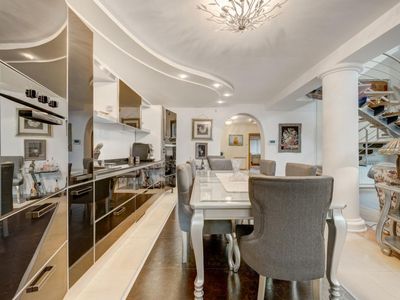Casă cu 8 camere de închiriat în Banu Manta, București – fotografia 3 din 41