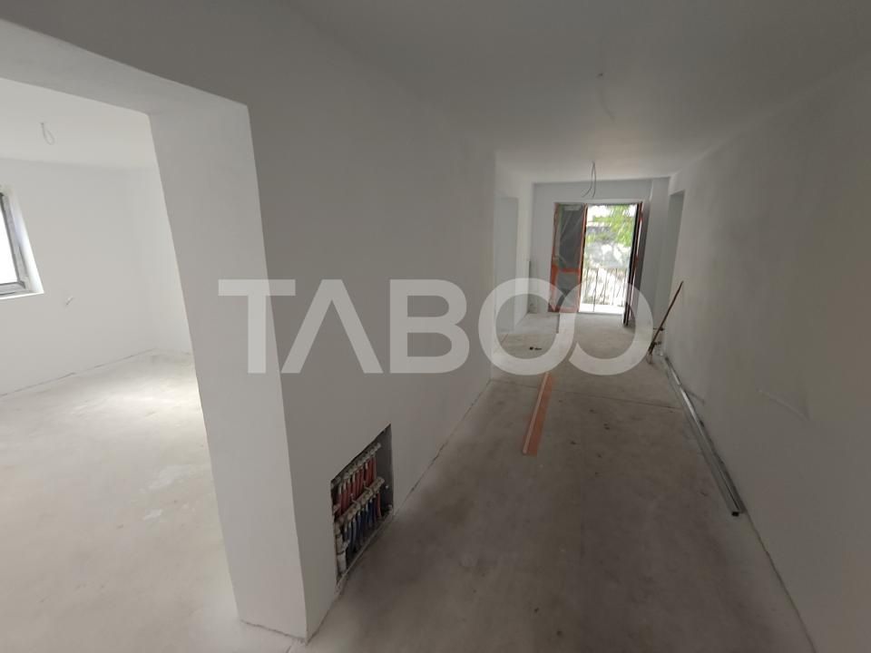 Casă cu 8 camere de vânzare în Cisnadioara – fotografia 19 din 29
