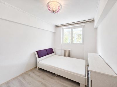 Apartament cu 3 camere de vânzare în Drumul Taberei, București – fotografia 4 din 10