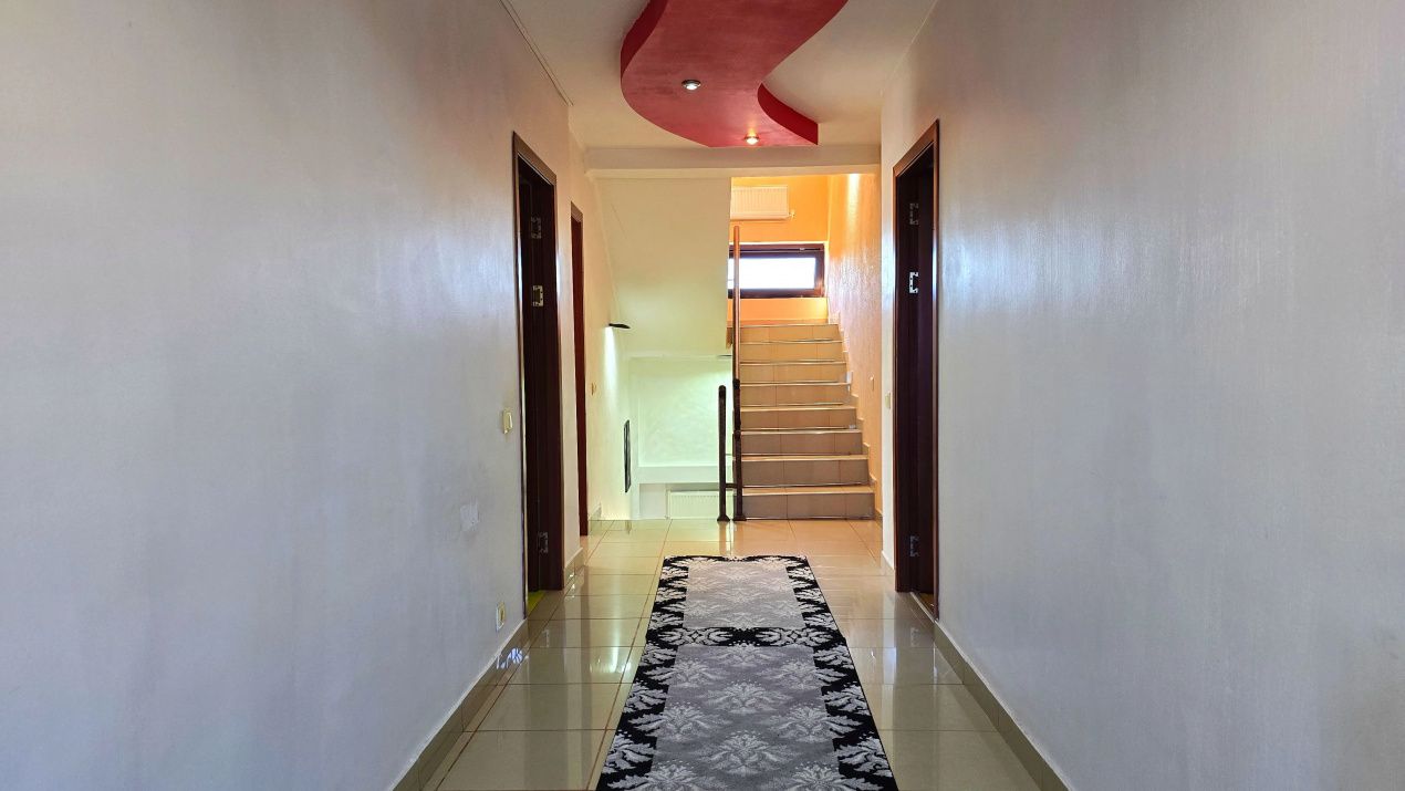 Casă cu 8 camere de vânzare în Central, Afumați – fotografia 53 din 91
