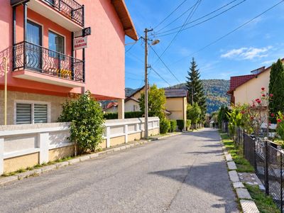 Casă cu 11 camere de vânzare în Central, Bușteni – fotografia 3 din 40