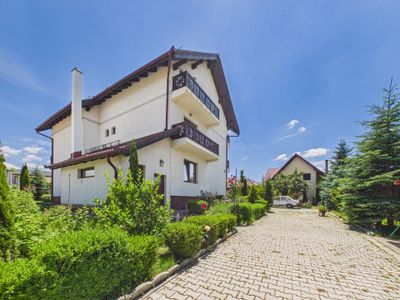 Casă cu 10 camere de vânzare în Tohanu Nou – fotografia 3 din 46
