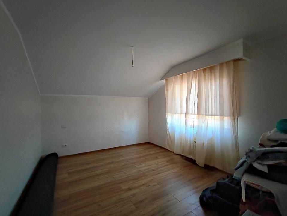 Casă cu 5 camere de vânzare în Valu lui Traian – fotografia 18 din 29