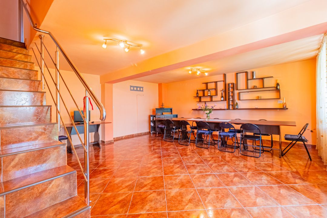 Casă cu 10 camere de vânzare în Râșnov – fotografia 27 din 35