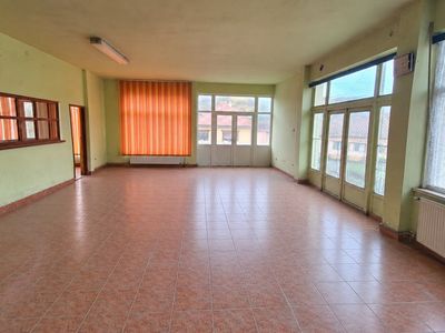 Spațiu comercial cu 4 camere de vânzare în Sorostin – fotografia 3 din 10