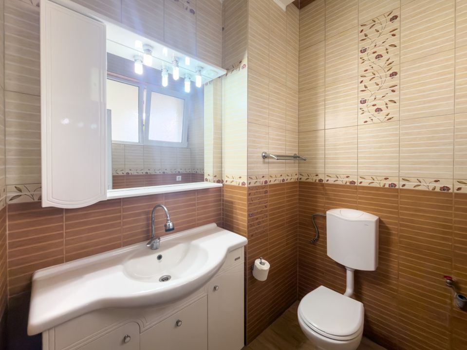 Hotel / pensiune cu 10 camere de vânzare în Mamaia-Sat – fotografia 23 din 33