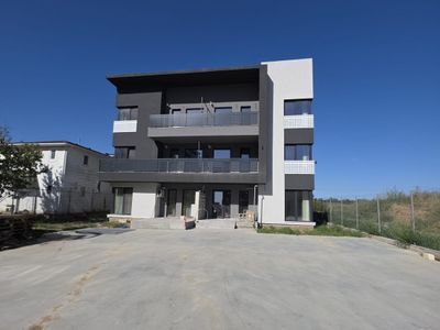 Apartament cu 2 camere de vânzare în Nord, Mamaia-Sat – fotografia 3 din 11