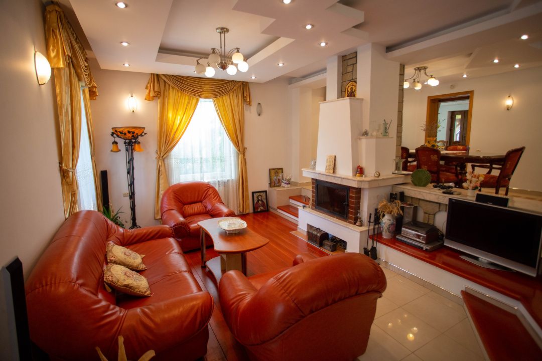Casă cu 6 camere de vânzare în Comănești – fotografia 12 din 72