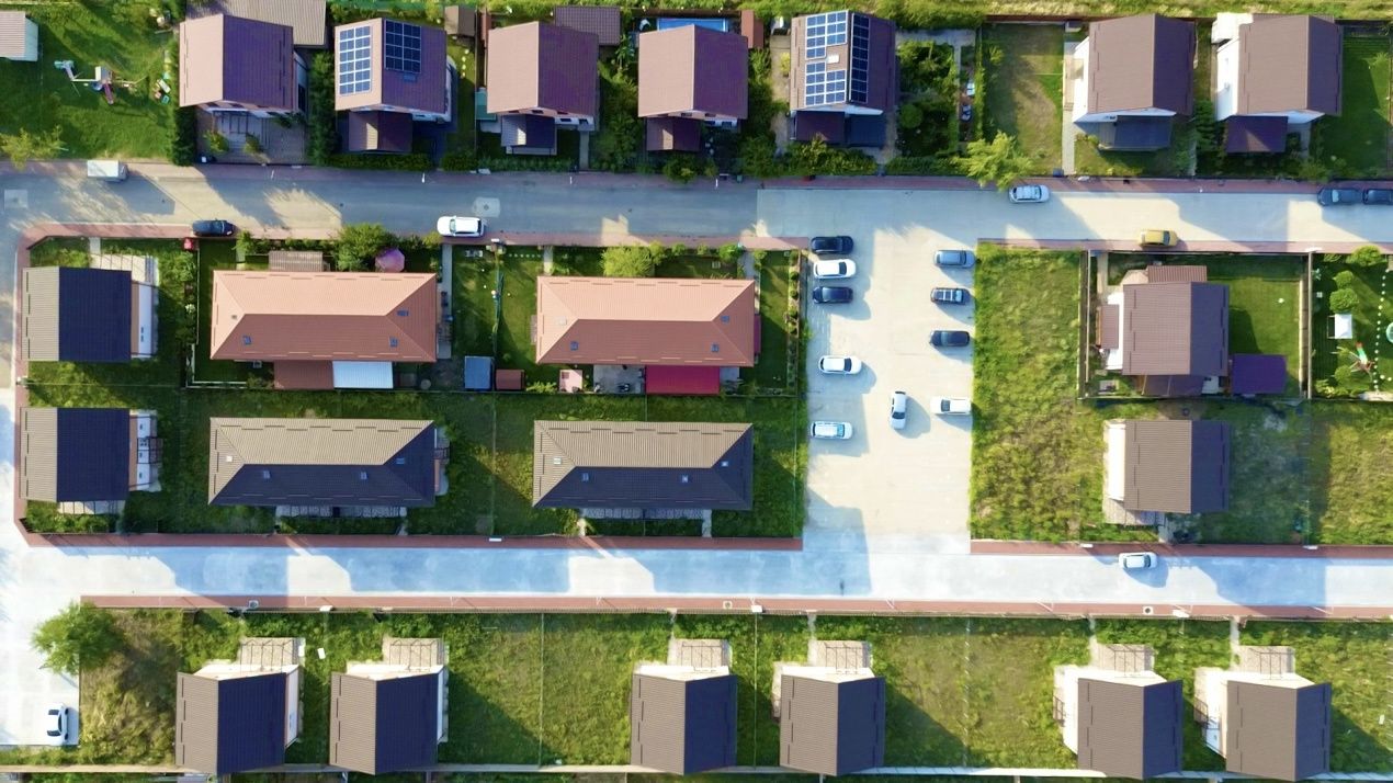 Casă cu 4 camere de vânzare în Nord-Vest, Sabareni – fotografia 14 din 21