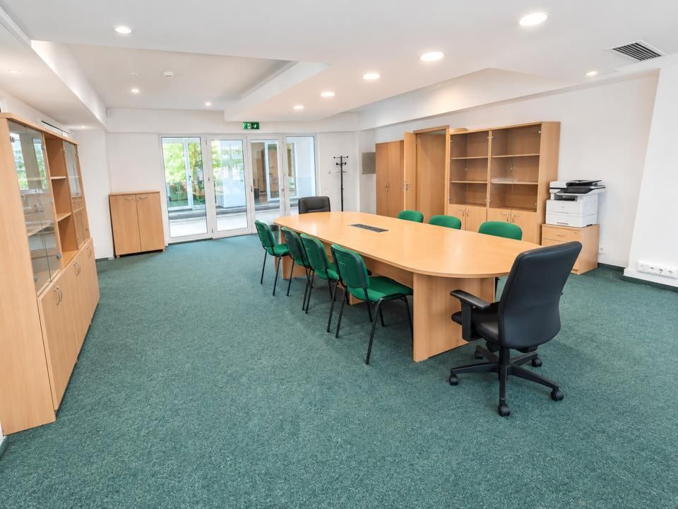 Spațiu comercial cu 10 camere de vânzare – fotografia 7 din 13