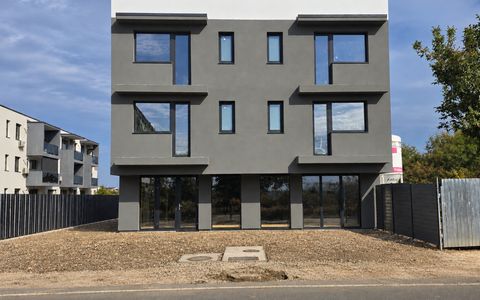Apartament cu 3 camere de vânzare în Tunari