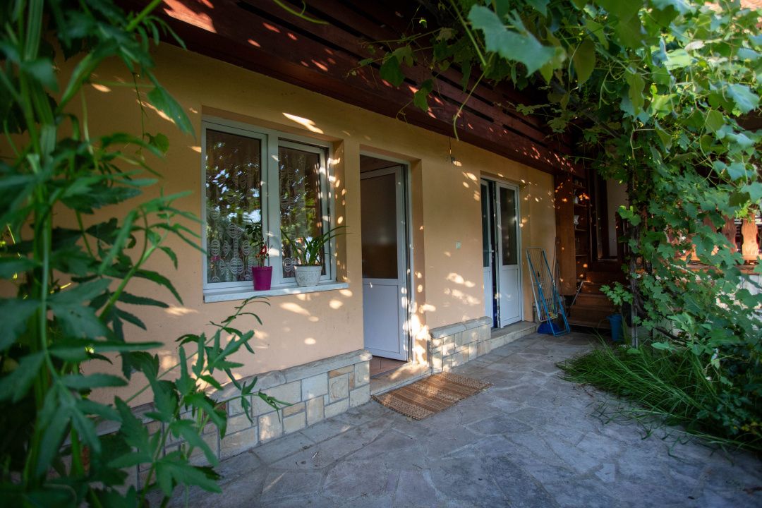 Casă cu 6 camere de vânzare în Comănești – fotografia 63 din 72