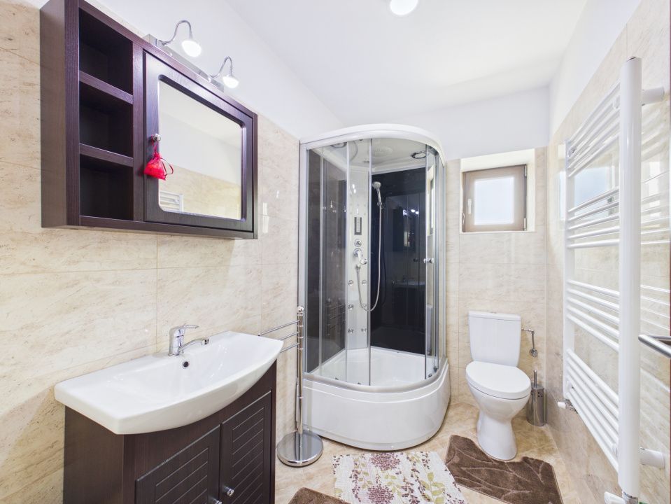 Casă cu 10 camere de vânzare în Tohanu Nou – fotografia 16 din 46