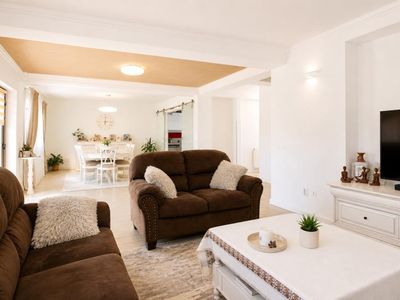 Casă cu 4 camere de vânzare în Nord, Hărman – fotografia 2 din 38