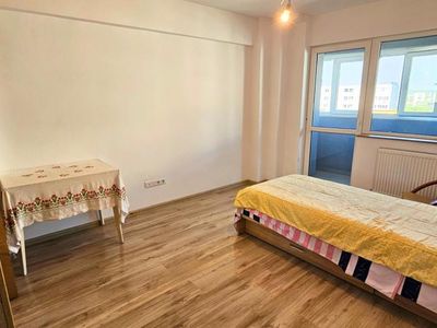 Apartament cu 3 camere de vânzare în 1 Decembrie 1918, București – fotografia 2 din 19
