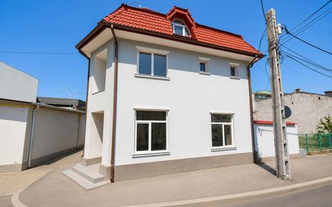 Spațiu comercial cu 10 camere de vânzare în Central, Drobeta-Turnu Severin