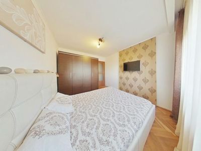 Apartament cu 4 camere de închiriat în Arad – fotografia 2 din 16