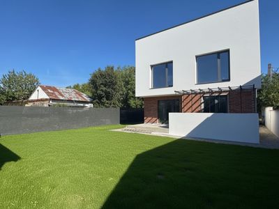 Casă cu 4 camere de vânzare în Central, Tunari – fotografia 3 din 16