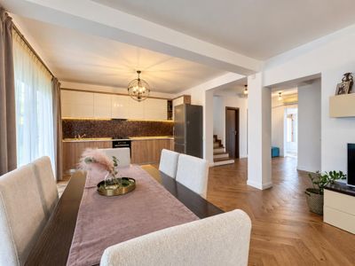 Casă cu 5 camere de vânzare în Sud, Ovidiu – fotografia 2 din 30