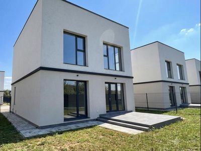 Casă cu 5 camere de vânzare în Sud, Tunari – fotografia 3 din 15