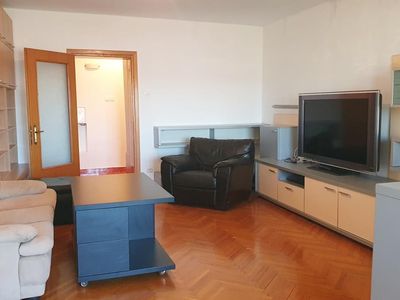 Apartament cu 3 camere de închiriat în Calea Calarasilor, București – fotografia 2 din 12