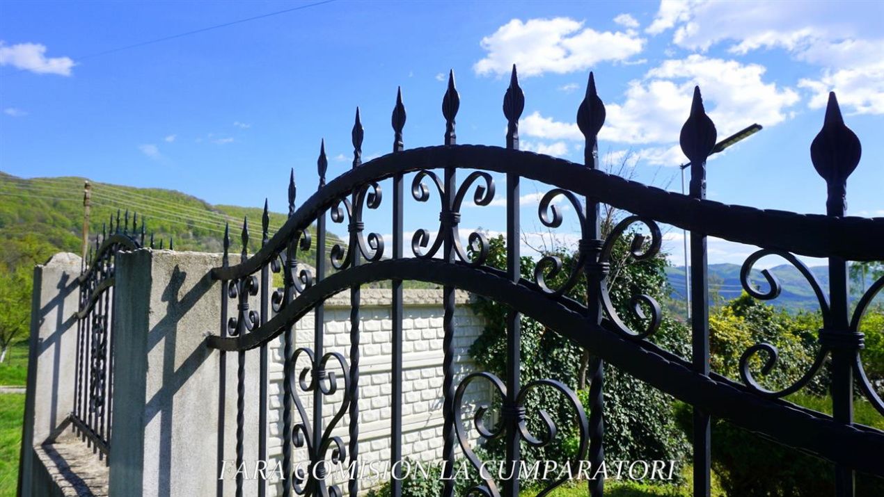 Casă cu 6 camere de vânzare în Berislavesti – fotografia 33 din 41