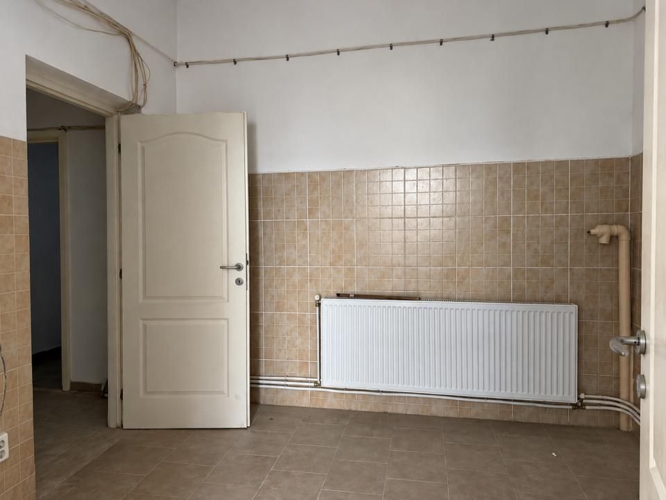 Spațiu comercial cu 5 camere de închiriat în Sud, Bacău – fotografia 11 din 16
