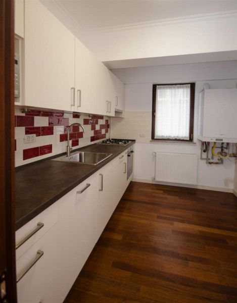 Apartament cu 3 camere de închiriat în P-ta Victoriei, București – fotografia 9 din 15