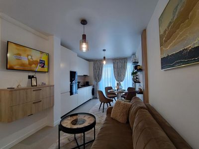 Apartament cu 2 camere de vânzare în Mamaia-Sat – fotografia 3 din 27