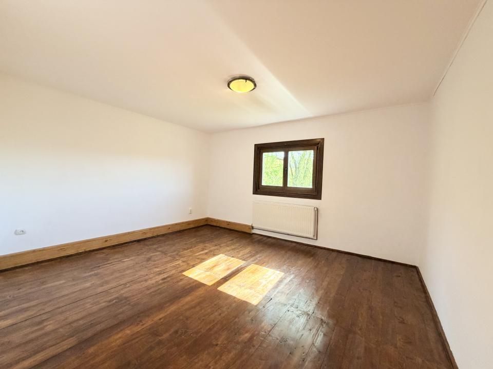 Casă cu 6 camere de vânzare în Nord-Est, Livadea – fotografia 28 din 39
