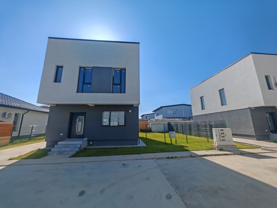 Casă cu 4 camere de vânzare în Central, Tunari – fotografia 3 din 17