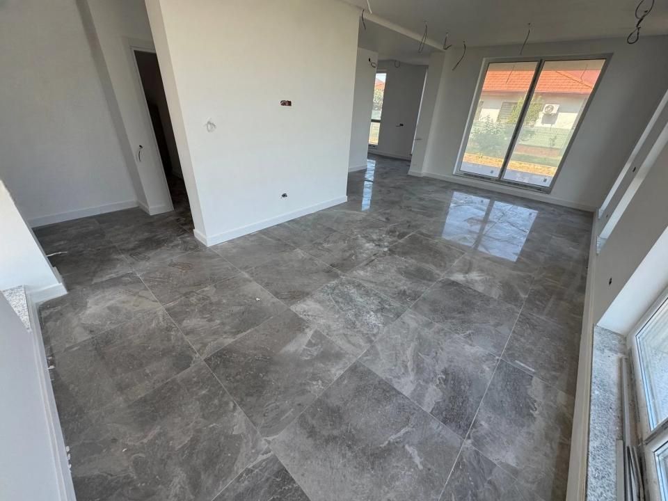 Casă cu 4 camere de vânzare în Tunari – fotografia 4 din 14