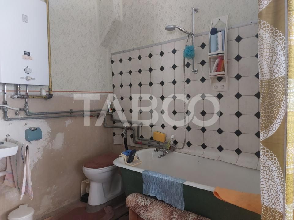 Casă cu 4 camere de vânzare în Cisnădie – fotografia 21 din 25