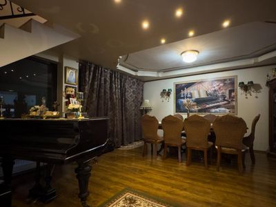 Casă cu 9 camere de vânzare în Afumați – fotografia 2 din 17