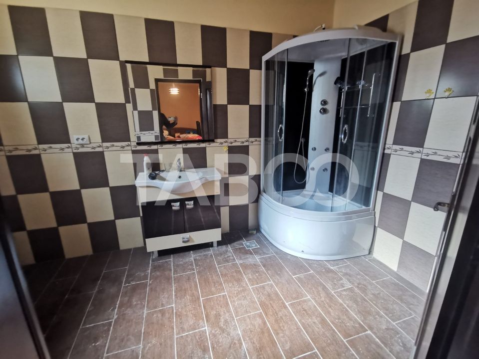 Casă cu 5 camere de vânzare în Miercurea Sibiului – fotografia 6 din 10