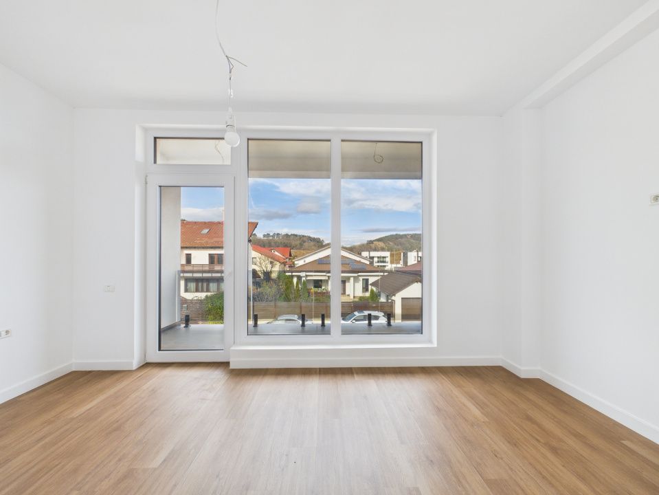 Casă cu 4 camere de vânzare în Est, Sânpetru – fotografia 19 din 28