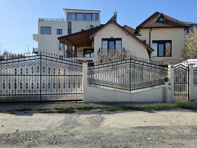 Casă cu 6 camere de vânzare în Mamaia-Sat – fotografia 3 din 36