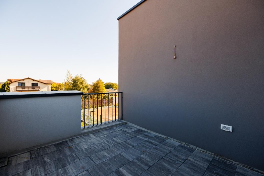 Casă cu 4 camere de vânzare în Moșnița Nouă – fotografia 40 din 56