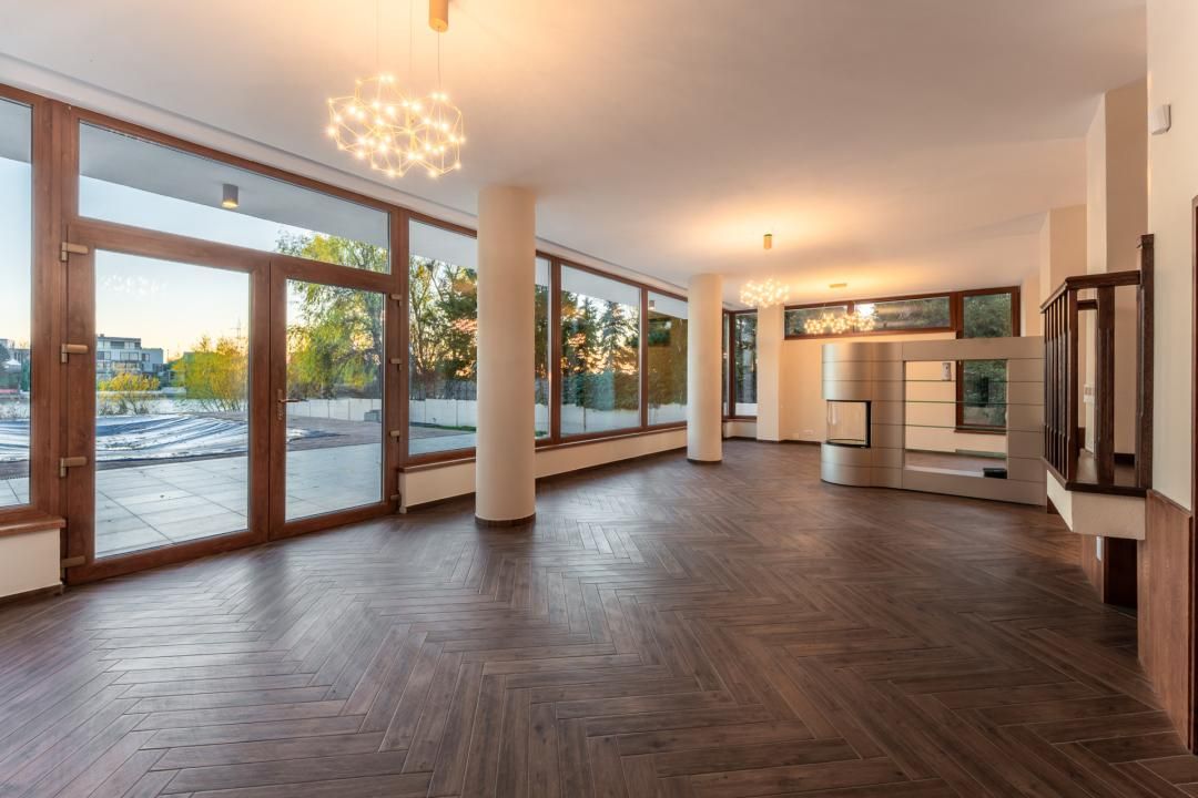 Casă cu 7 camere de vânzare în Mogoșoaia – fotografia 4 din 26