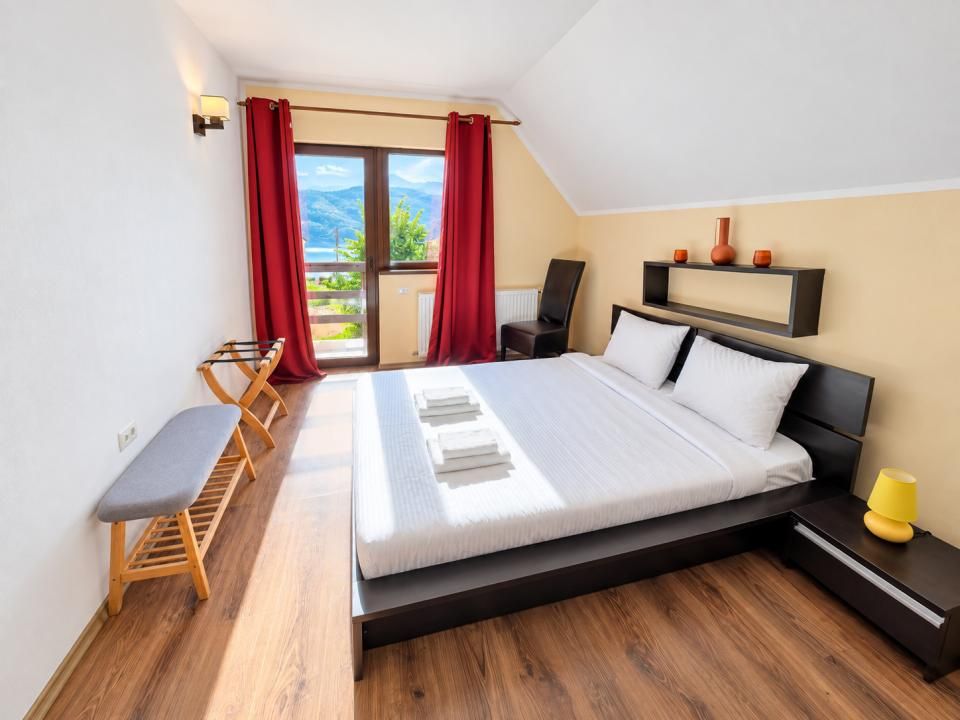 Casă cu 5 camere de vânzare în Buhalnita – fotografia 12 din 23