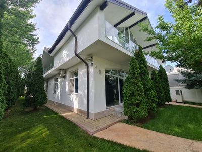 Casă cu 15 camere de vânzare în Mogoșoaia – fotografia 3 din 48