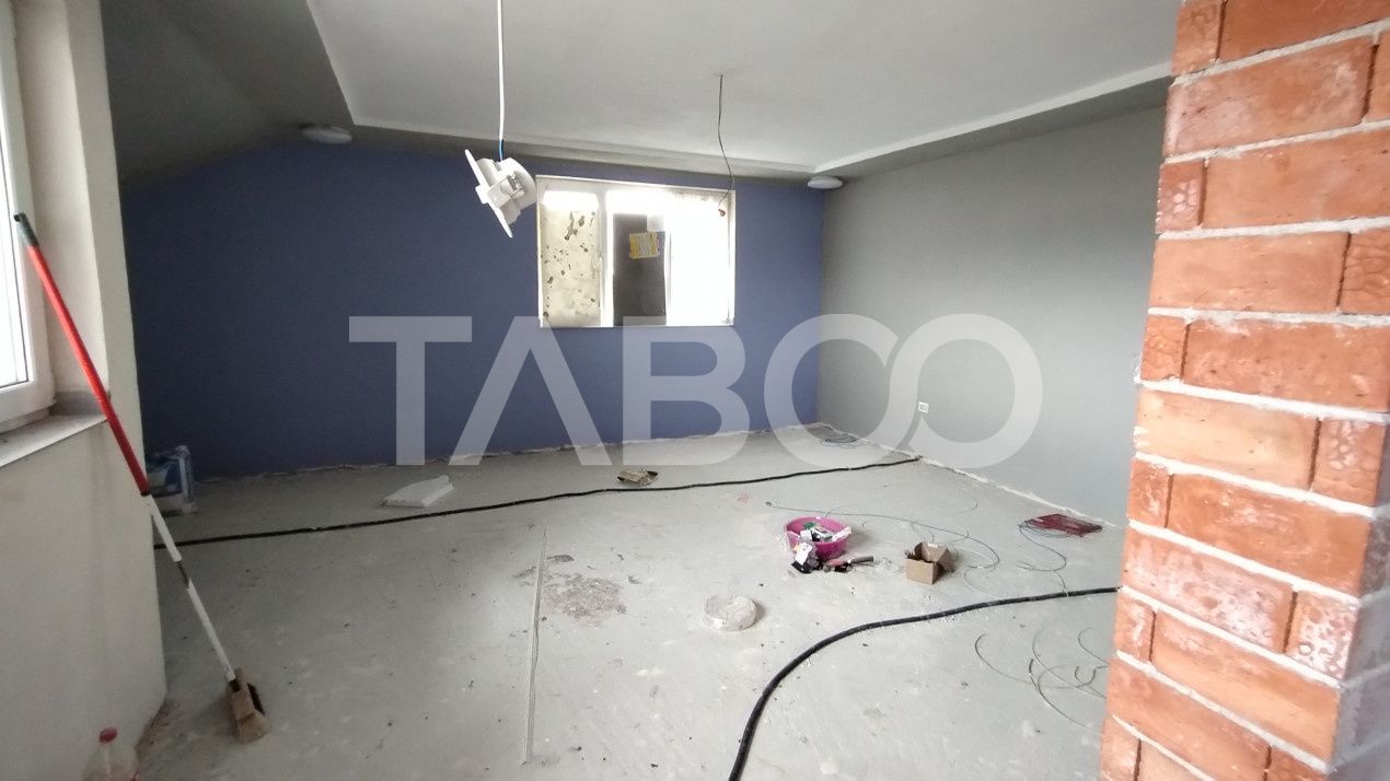 Casă cu 10 camere de vânzare în Rausor – fotografia 20 din 24