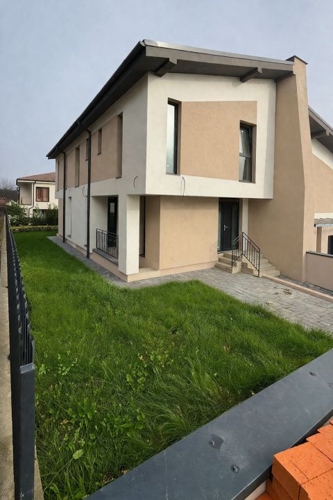 Casă cu 4 camere de vânzare în Vivo (Polus Center), Florești – fotografia 2 din 17