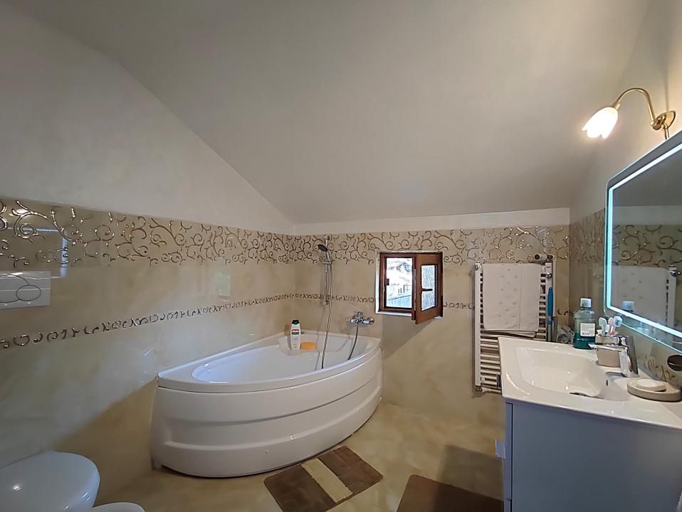 Casă cu 5 camere de vânzare în Valu lui Traian – fotografia 21 din 29