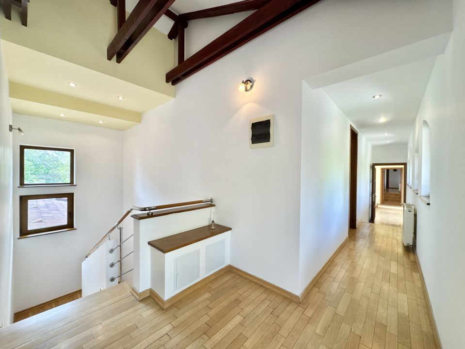 Casă cu 10 camere de vânzare în Central, Frumusani – fotografia 35 din 40
