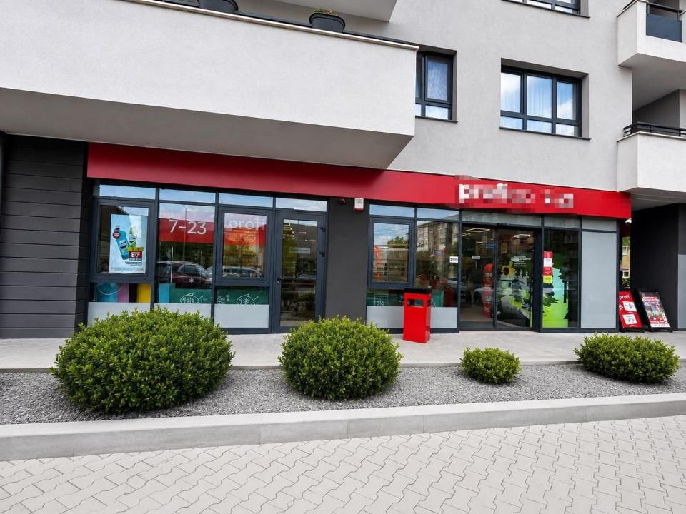 Spațiu comercial cu 3 camere de vânzare în Nufarul, Oradea – fotografia 1 din 1